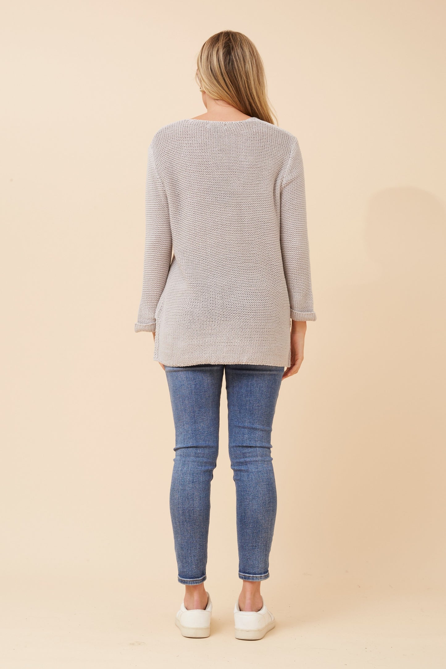 Silver Grey V-Neck Knit Pullover