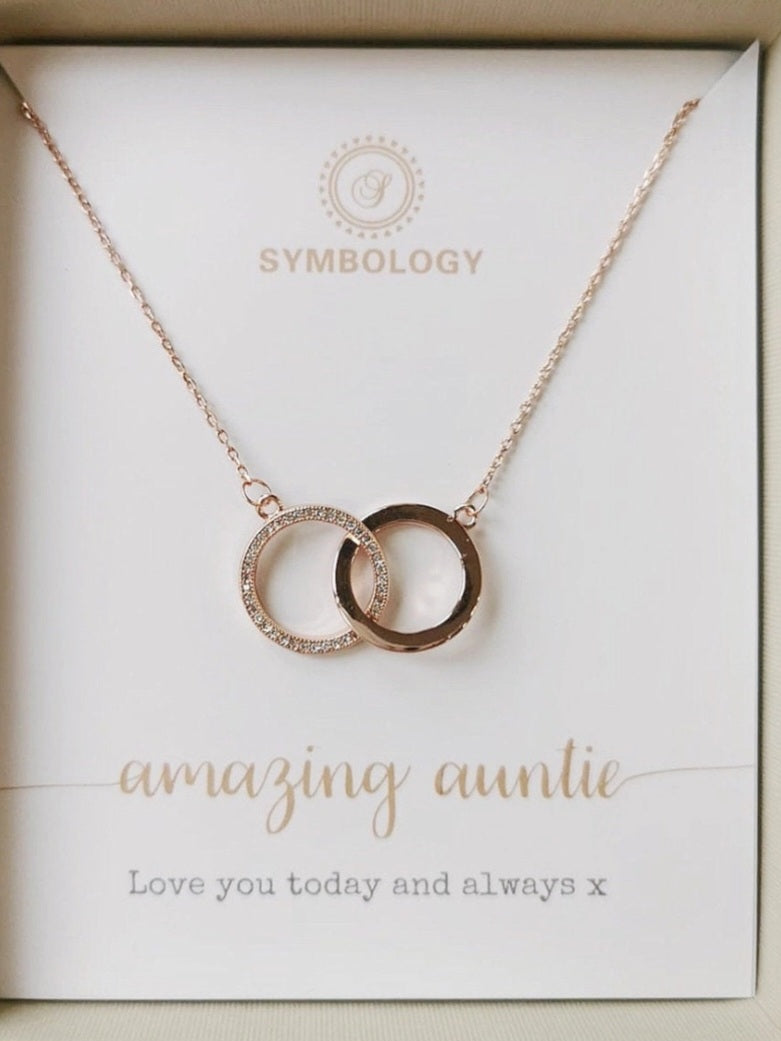 Amazing Aunt Necklace